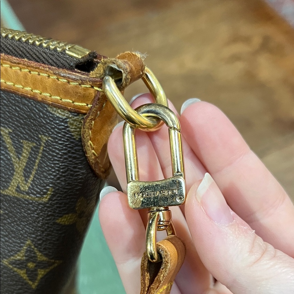 Louis Vuitton Palermo GM Tote with Strap - Picture 4 of 14
